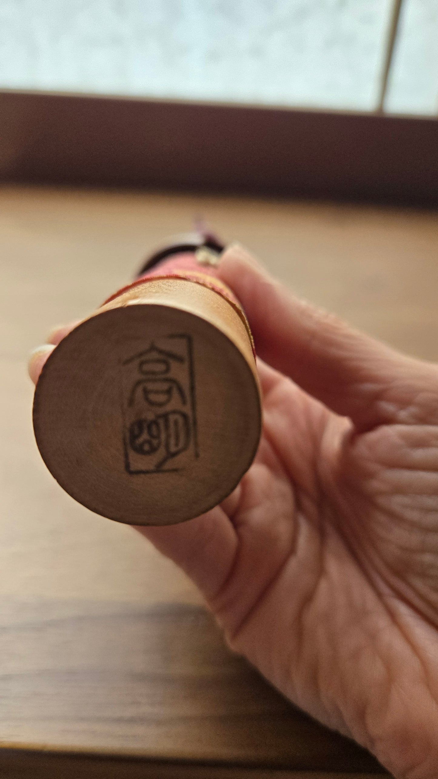 Kokeshi créative 🌸 — kimono en tissu véritable rouge