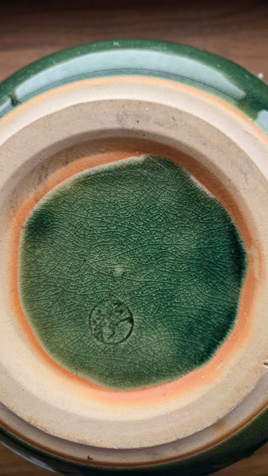 🌿 Vase boule en céramique de Shigaraki — glaçure verte à effet de mousses