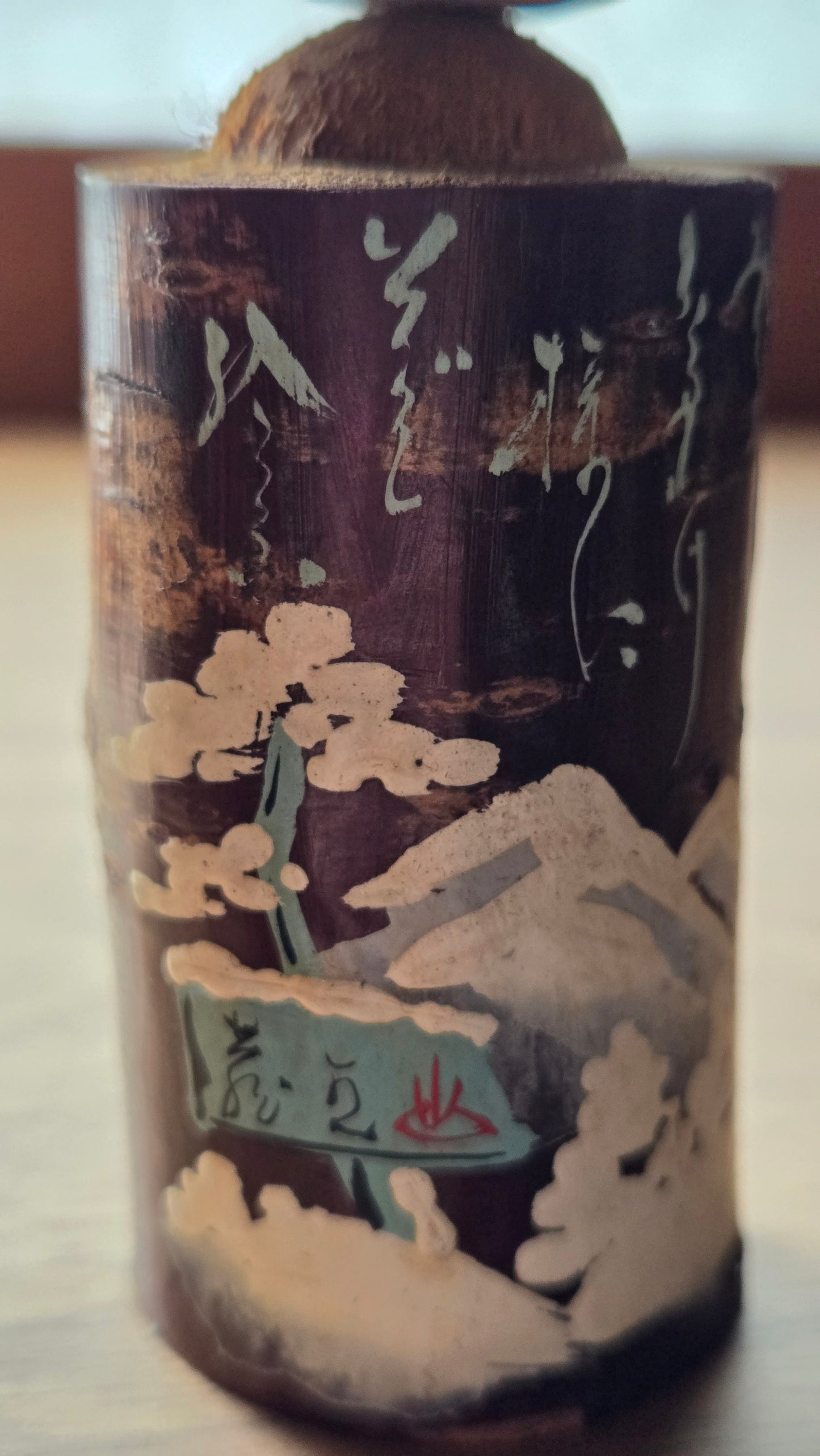 🏔️ Kokeshi Sōsaku — paysage d'hiver, souvenir d'onsen, inscriptions calligraphiées — 12 cm