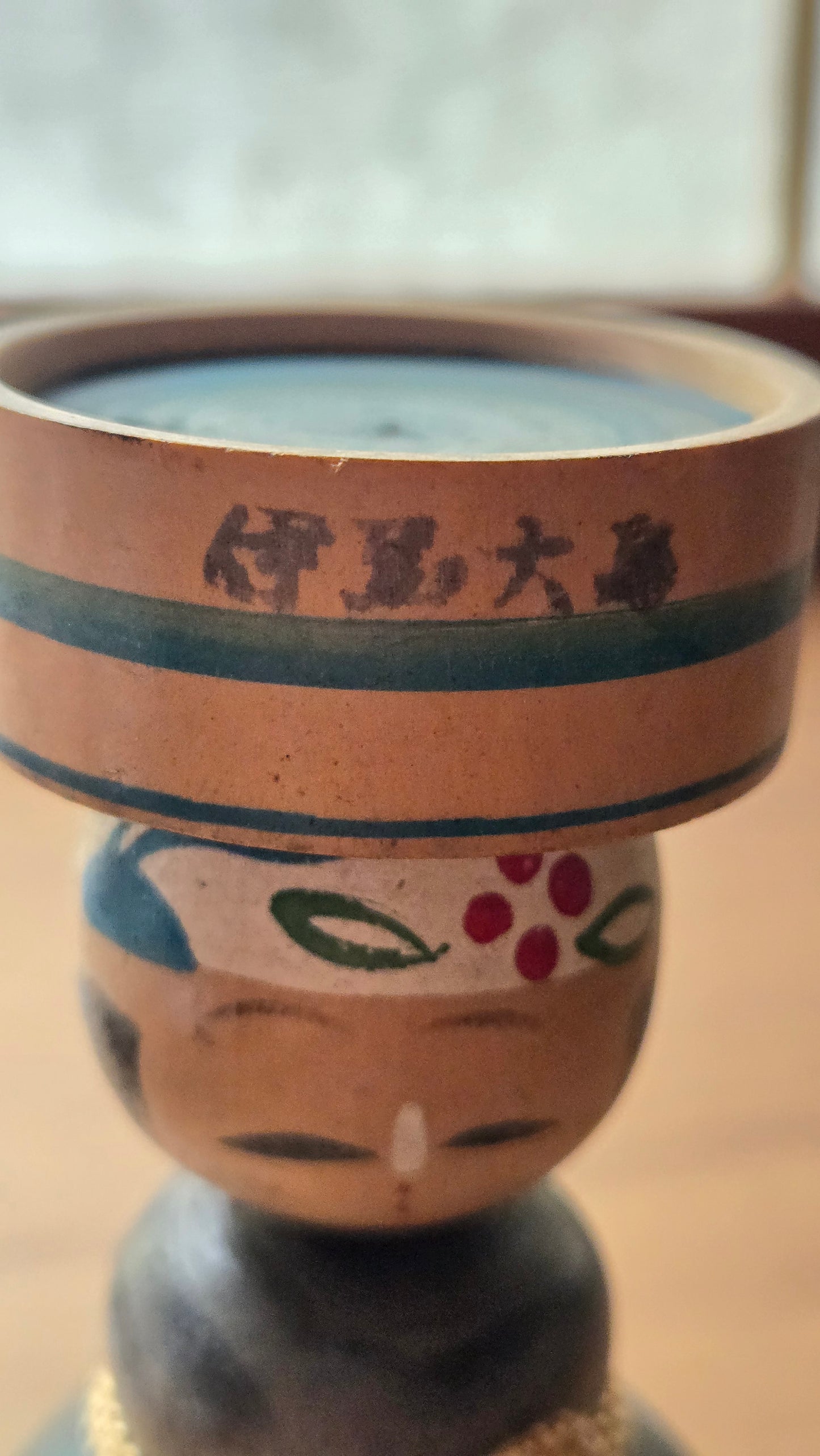 🪆 Lot de deux kokeshi vintage — sōsaku & souvenir régional | bois tourné peint à la main