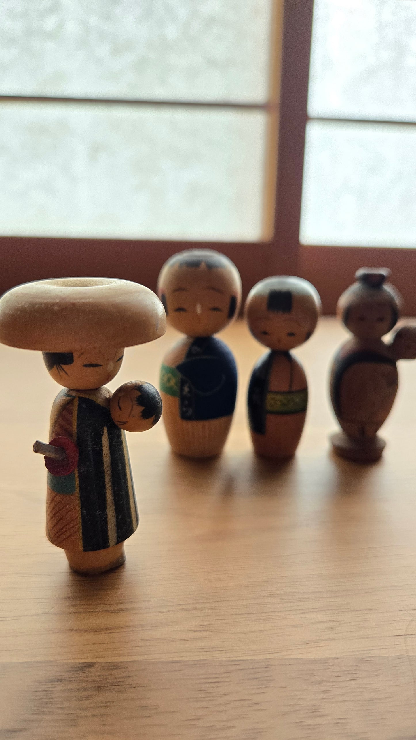 Ensemble de 4 mini figurines en bois 🎎 — scènes de vie traditionnelle japonaise, 6 cm