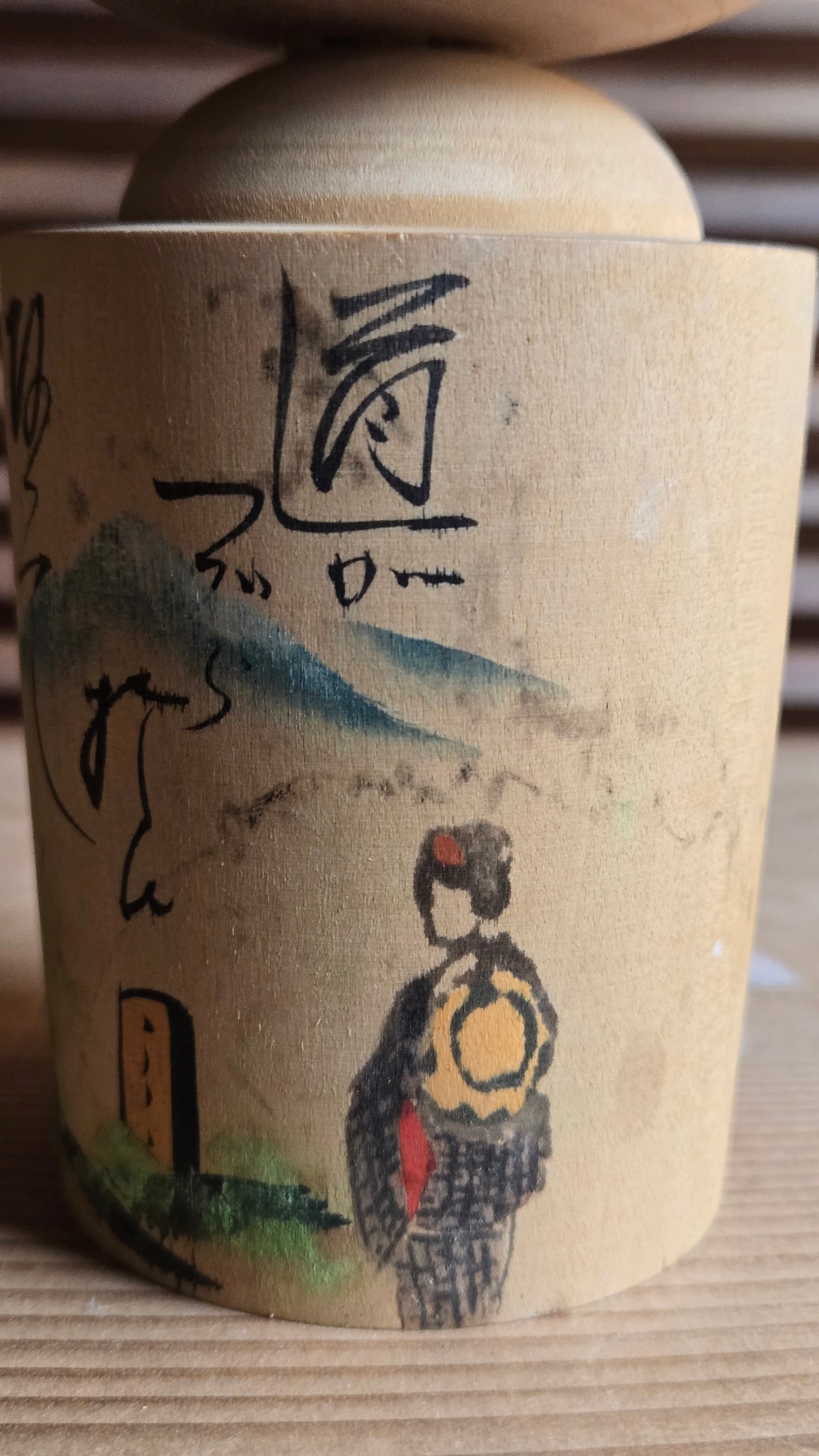 🎎 Kokeshi sōsaku peinte à la main – paysage de montagne et femme en kimono, calligraphie