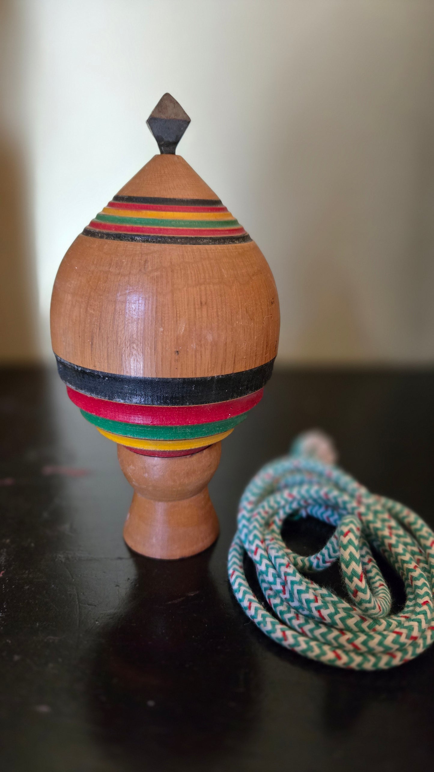 🪀 Toupie japonaise traditionnelle – Koma en bois