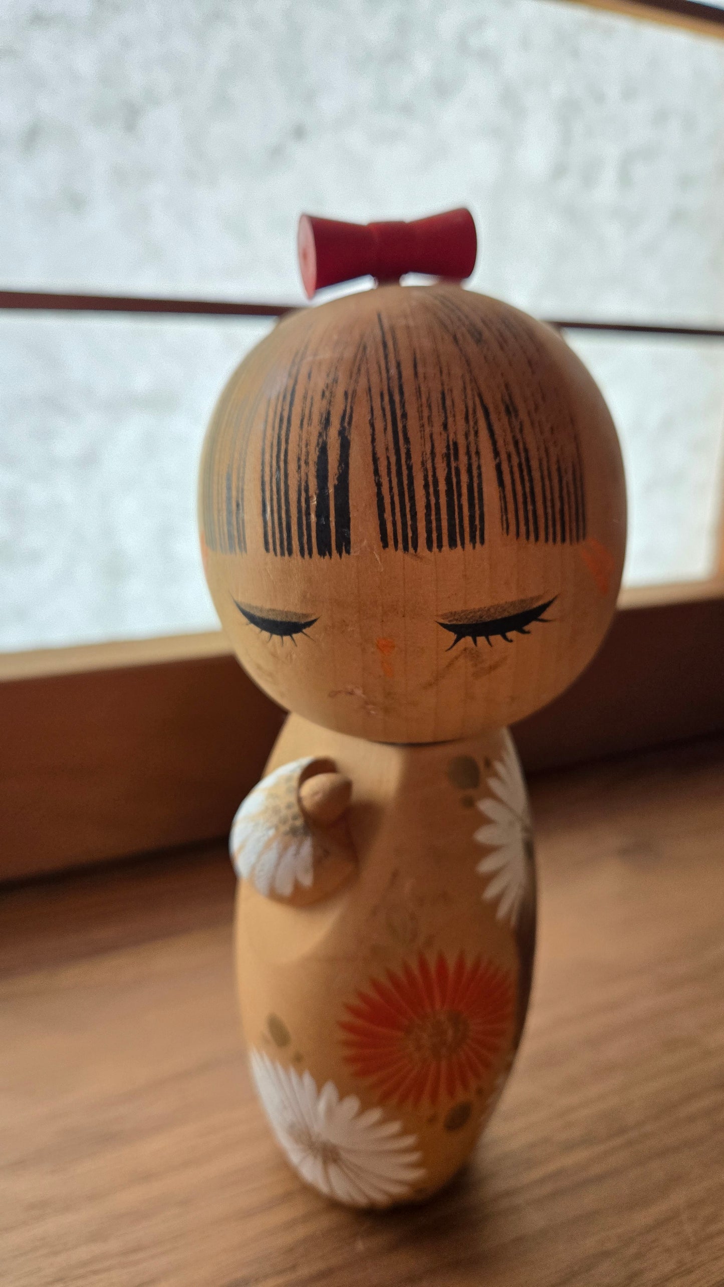 🎎 Kokeshi japonaise moderne – 青木蓼華 (Ryōka Aoki) – Version mini