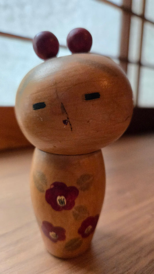 🪆 Mini Kokeshi japonaise vintage — Sosaku créative