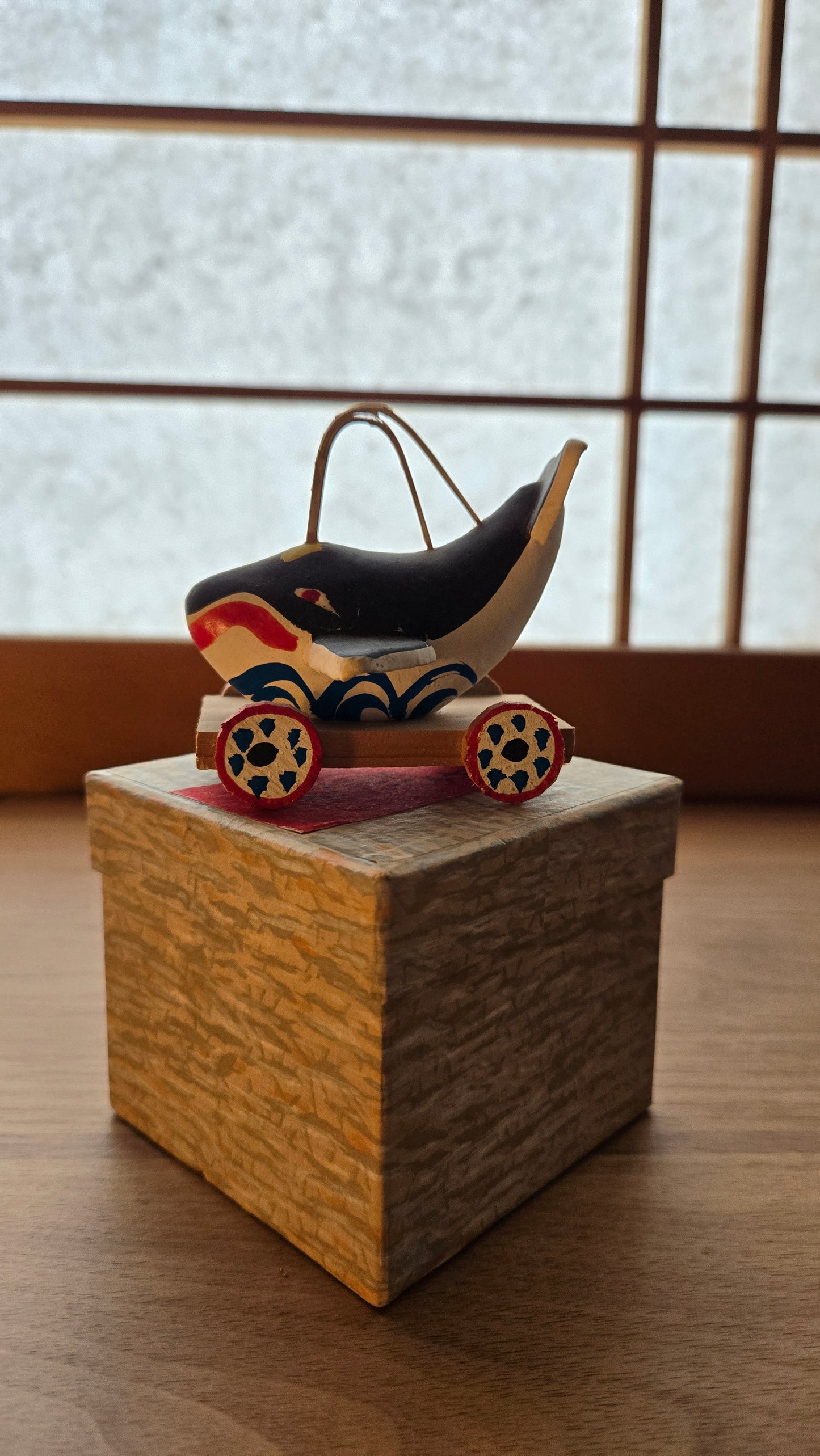 🐋 Jouet folklorique japonais vintage — Kujira-guruma 鯨車