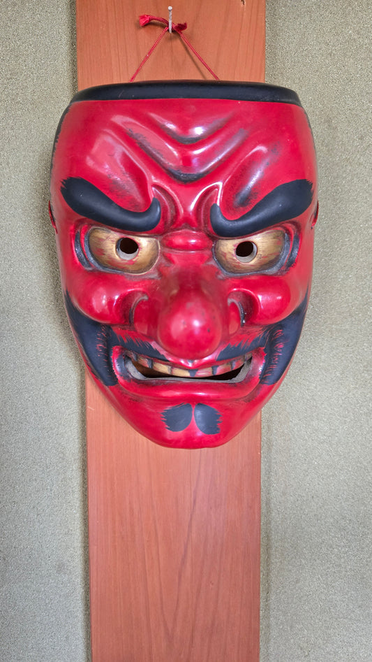 Masque Tengu en céramique 🔴 — Hanataka Tengu