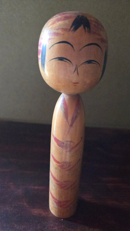 Kokeshi créative 🍂 — feuilles d'automne rose et mauve, bois ocre