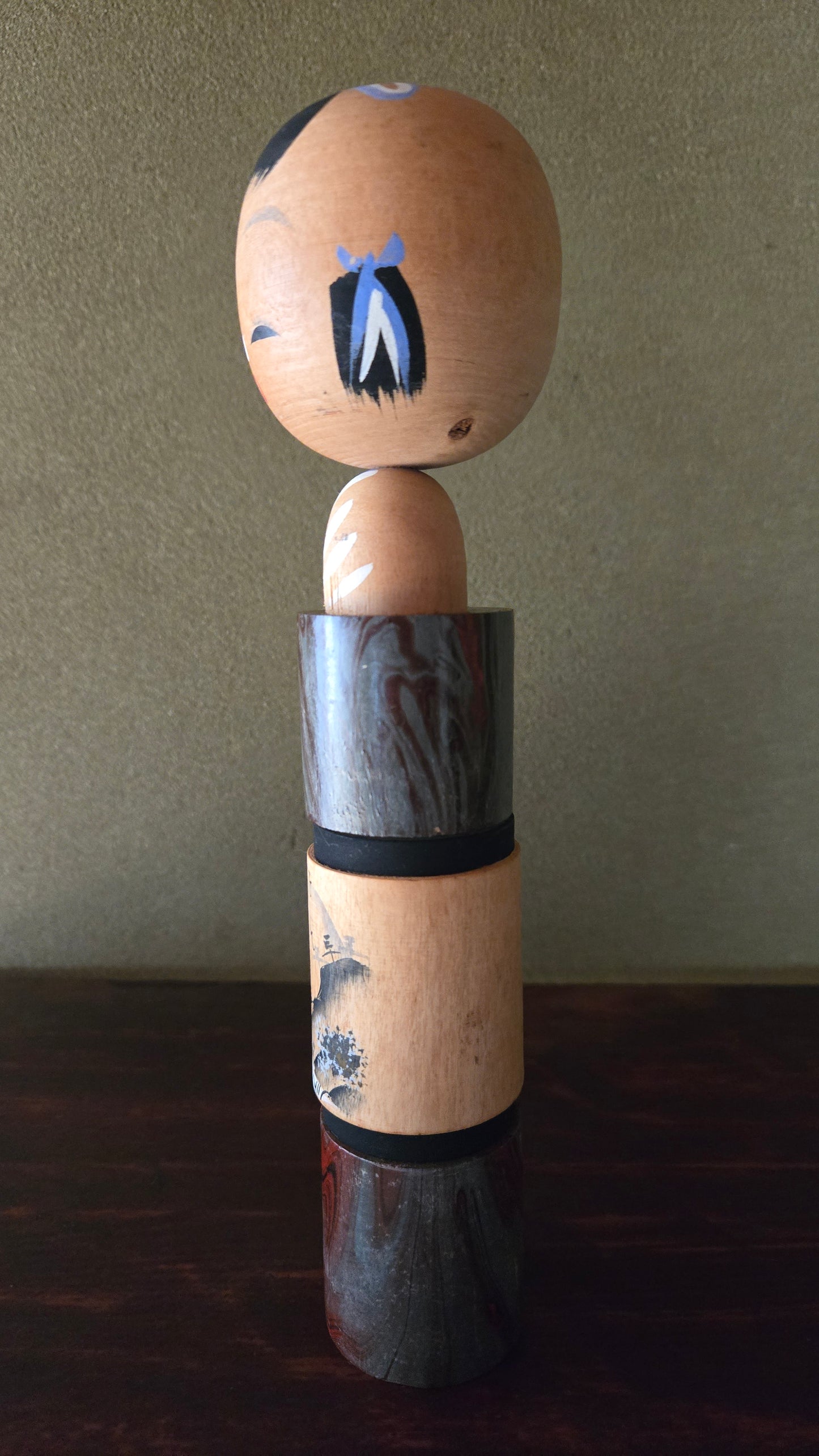 Kokeshi créative sosaku 🌸 — paysage encre de Chine et calligraphie, corps segmenté, 25 cm