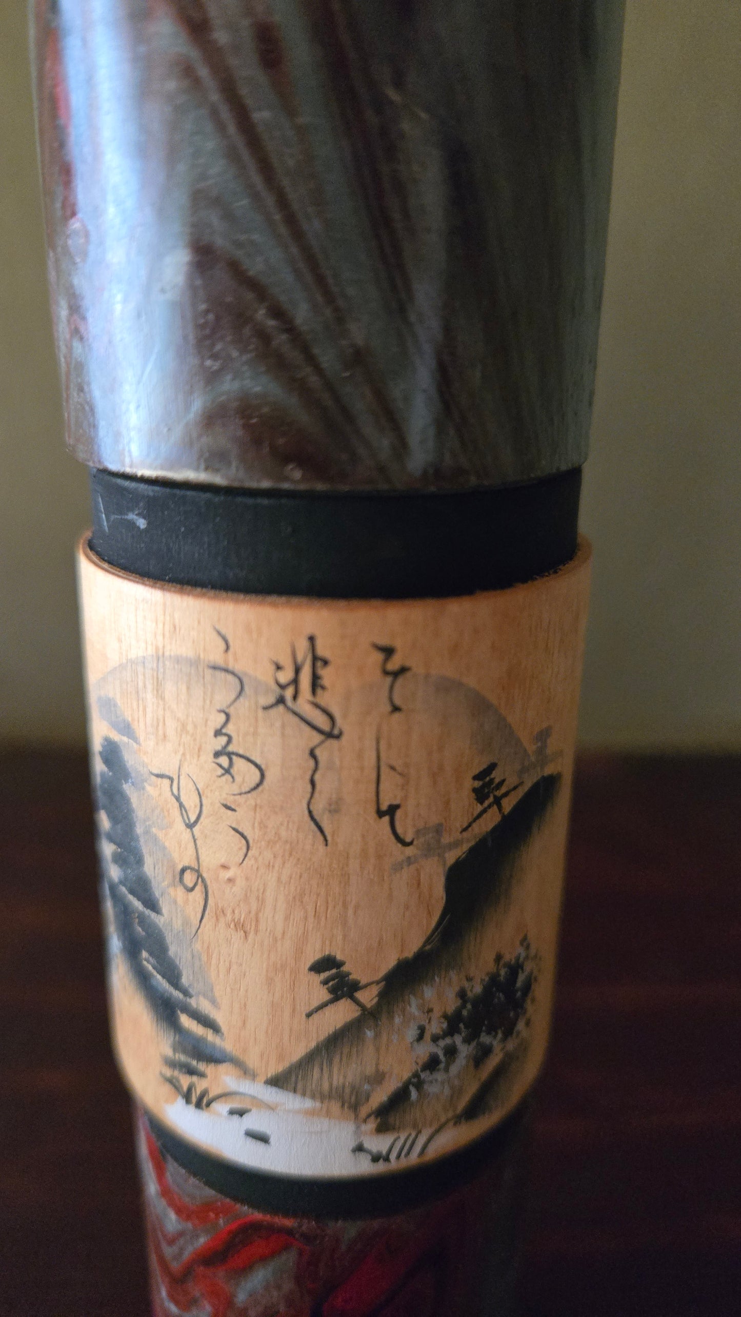 Kokeshi créative sosaku 🌸 — paysage encre de Chine et calligraphie, corps segmenté, 25 cm