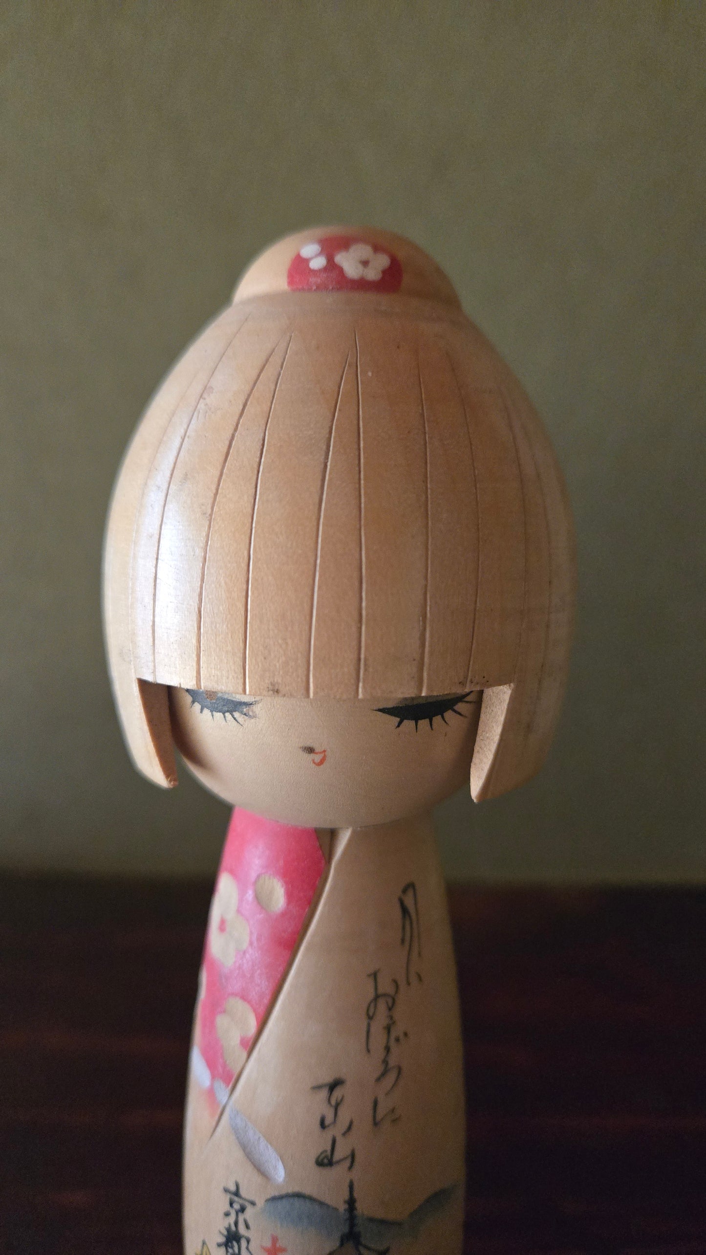 Kokeshi souvenir de Kyoto 🌸 — pagode, érables d'automne et chanson de Gion, 16 cm