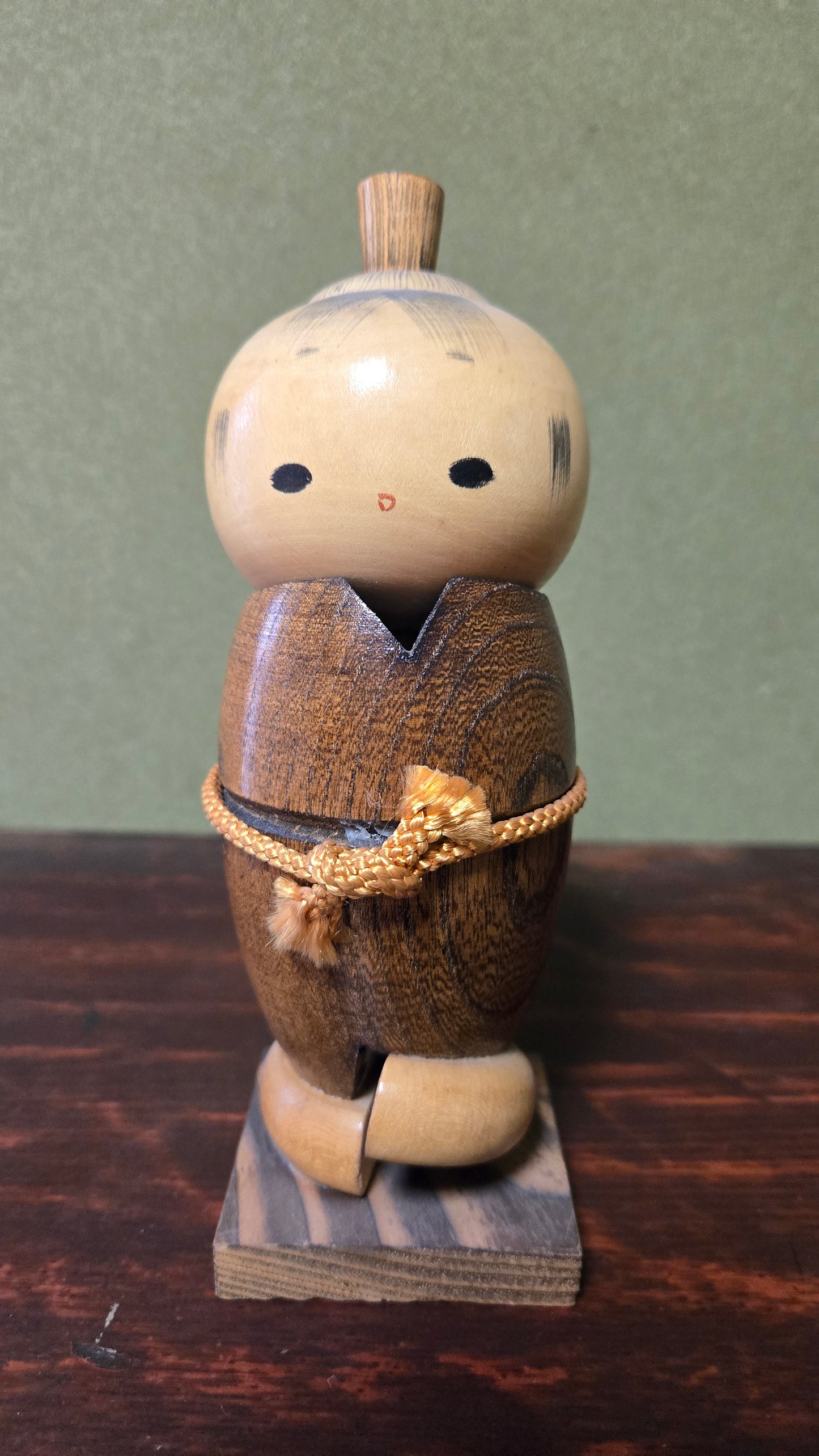 Figurine traditionnelle de Kiso 🌸 — bois sombre