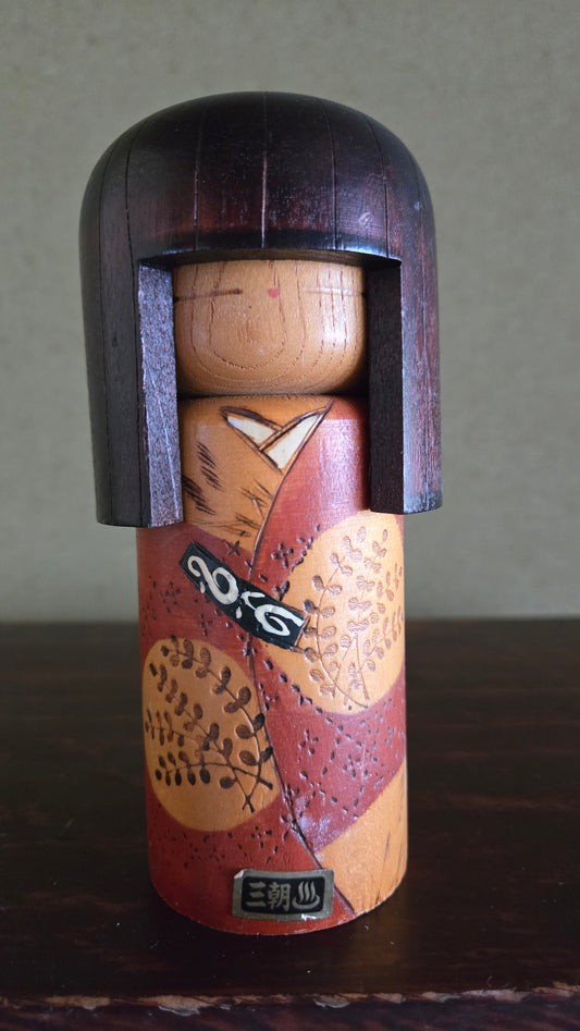 Sōsaku (創作こけし) — kokeshi créative de style Misasa Onsen (三朝温泉), station thermale de la préfecture de Tottori