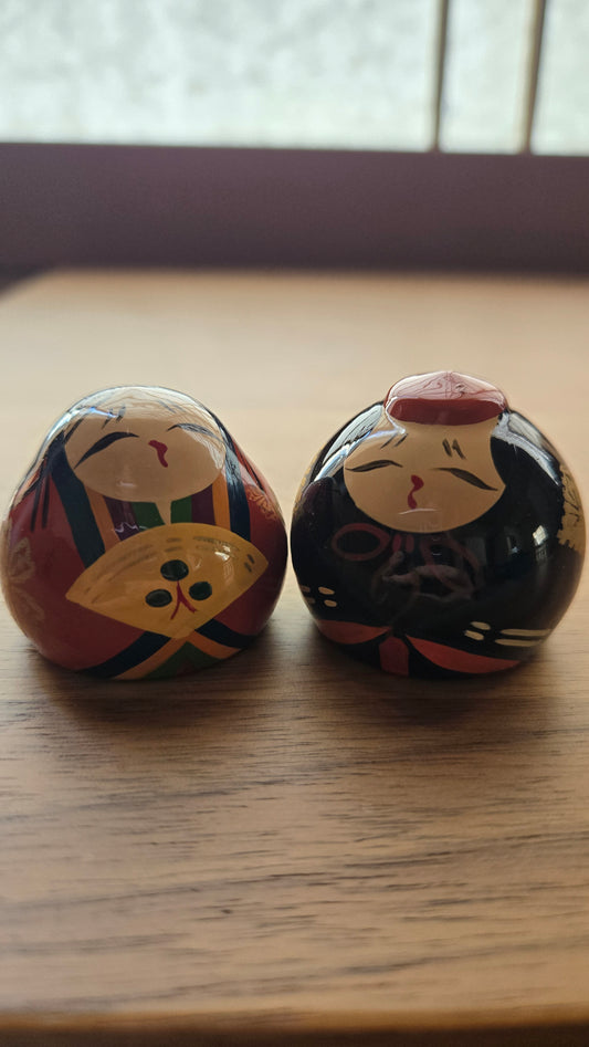 🎎 Mini couple Hina « Kishū Hina Ningyō » 紀州人形 — Figurines japonaises miniatures laquées — Boîte d’origine 🪵