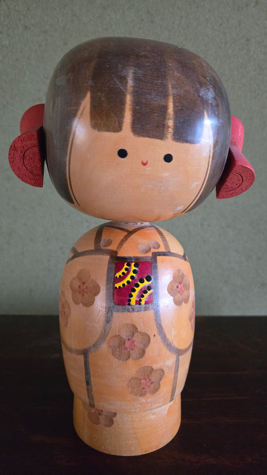 🌸 Kokeshi Sōsaku à chignons sculptés — motifs ume