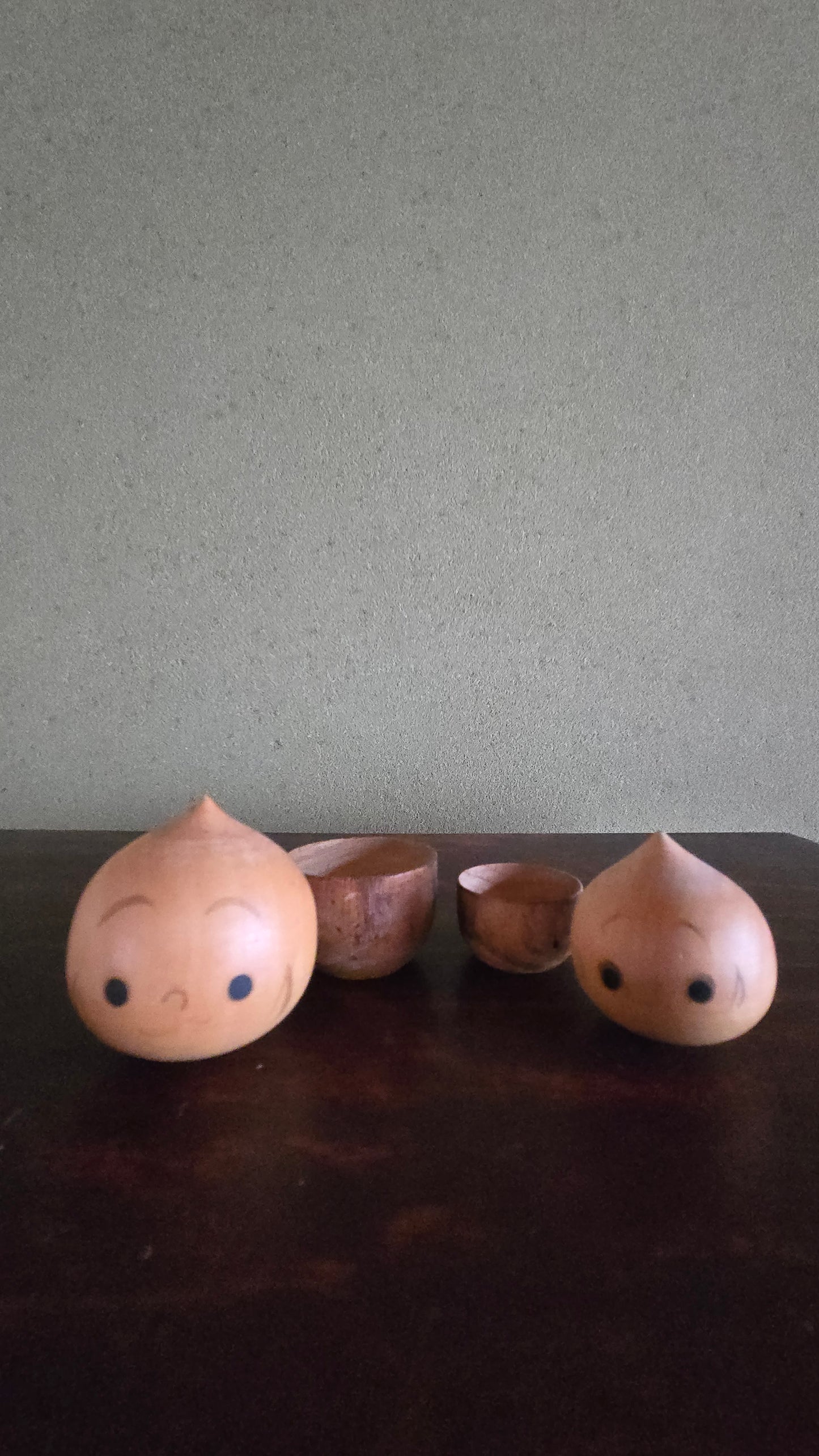 🌰 Duo de figurines-boîtes en bois tourné — Châtaignes espièges | 8 et 6 cm