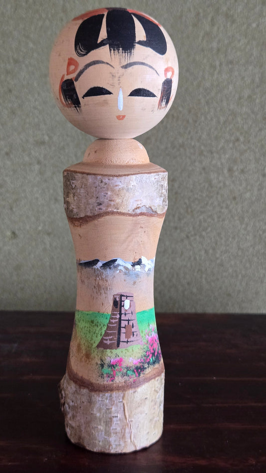🏔️ Kokeshi Sōsaku — Paysage de montagne, écorce de bouleau
