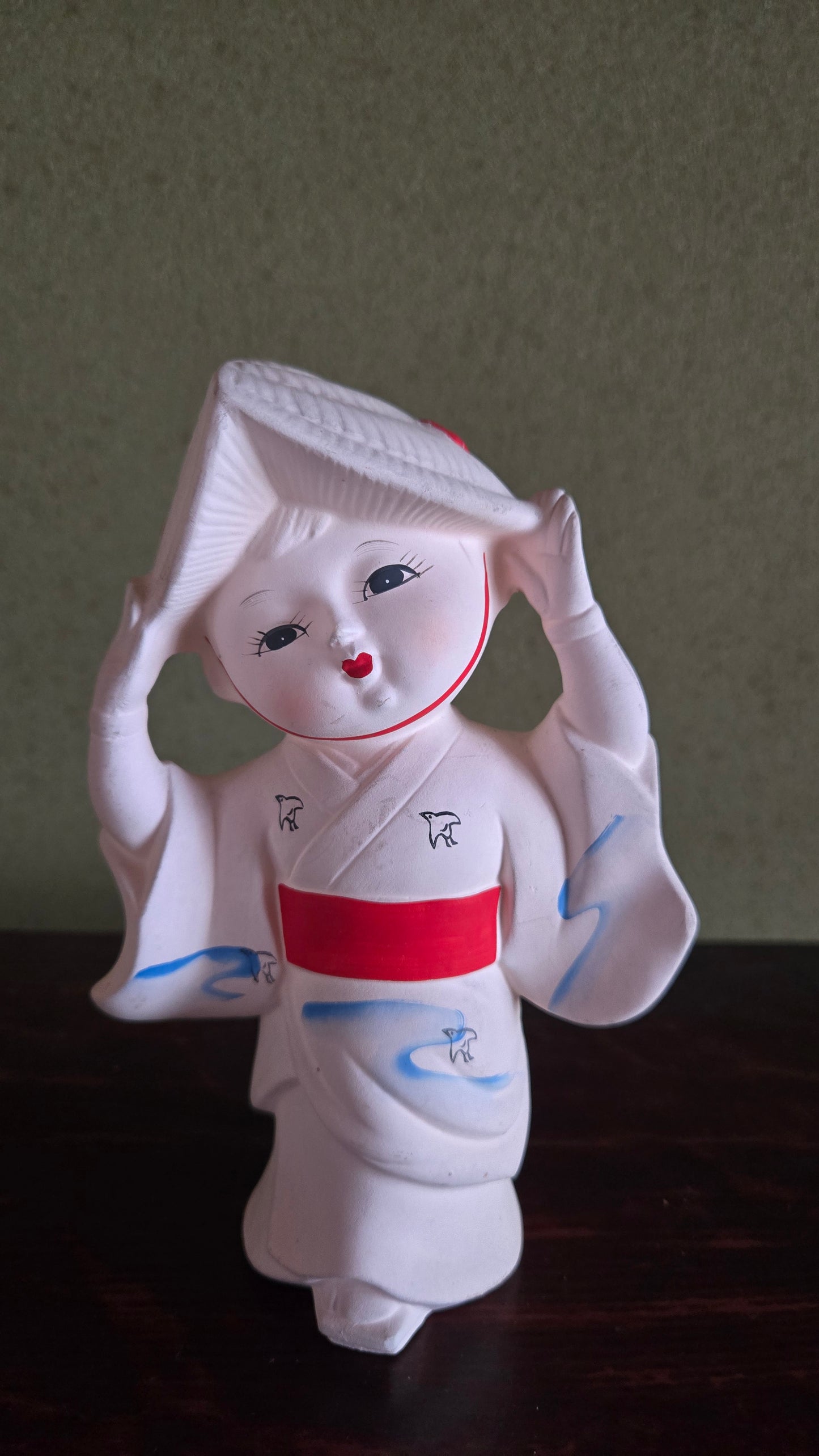 Figurine de danseuse de Sado Okesa en plâtre — Île de Sado, Japon vintage