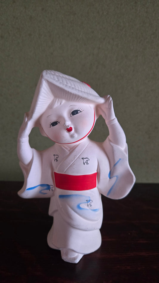 Figurine de danseuse de Sado Okesa en plâtre — Île de Sado, Japon vintage