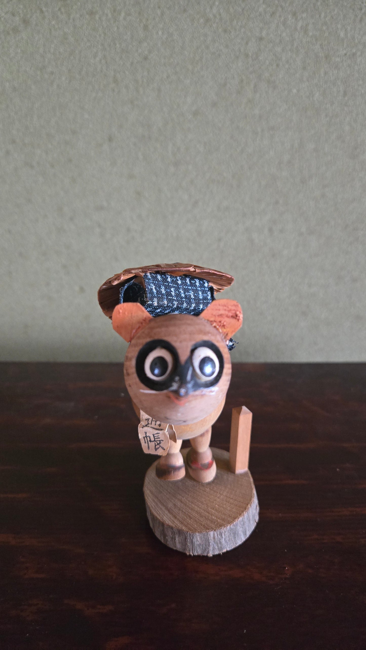 Tanuki sōsaku en bois — "夢の山" (Yume no yama), Japon vintag