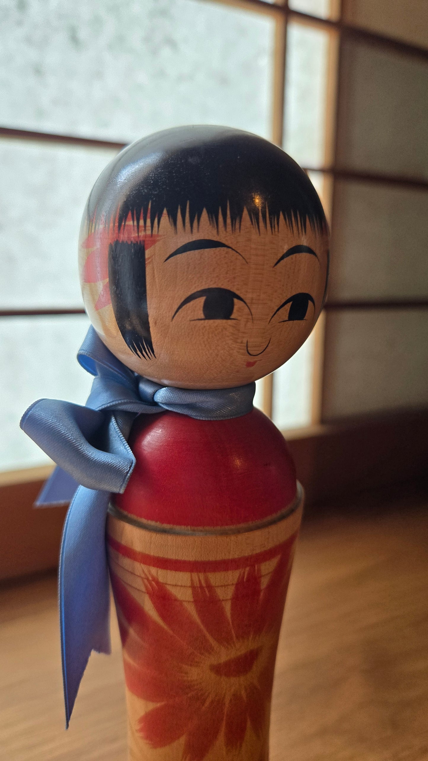 🪆🎀 Kokeshi « Oshin » — Ginzan Onsen, Yamagata, années 1980