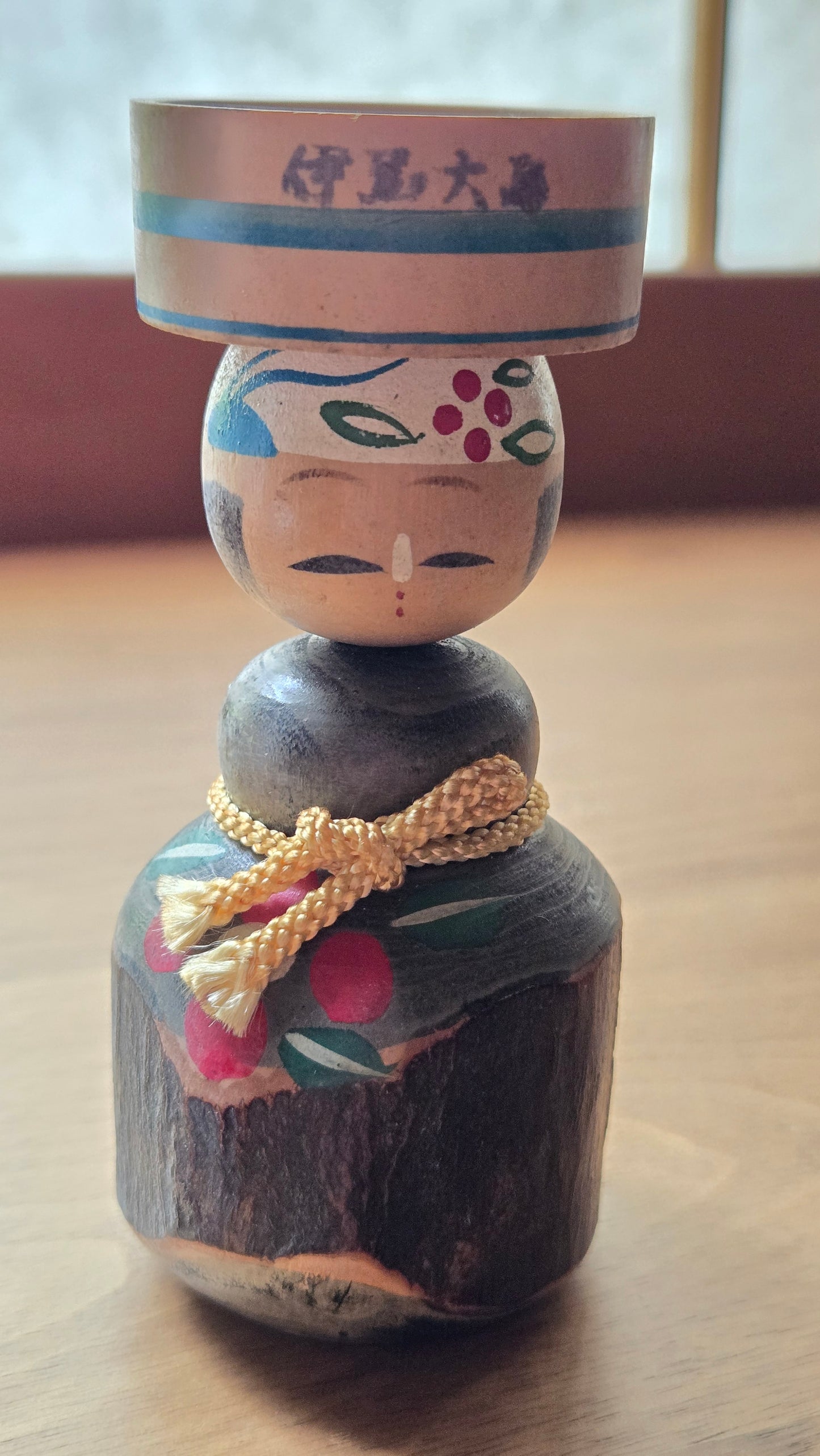 🪆 Lot de deux kokeshi vintage — sōsaku & souvenir régional | bois tourné peint à la main