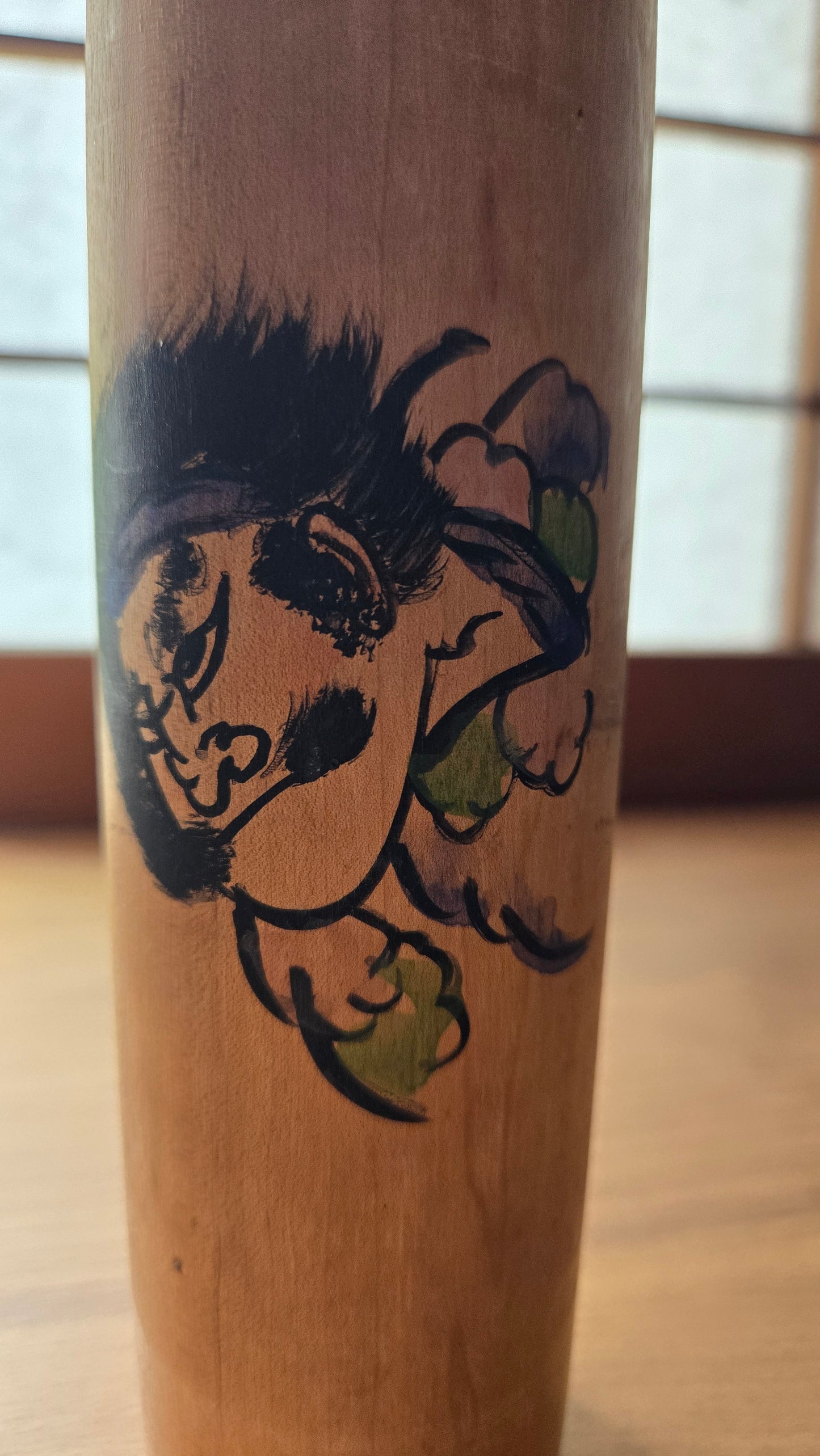 🎭 Kokeshi sōsaku — Daruma peint à l'encre, style zenga — signature calligraphiée — 30 cm