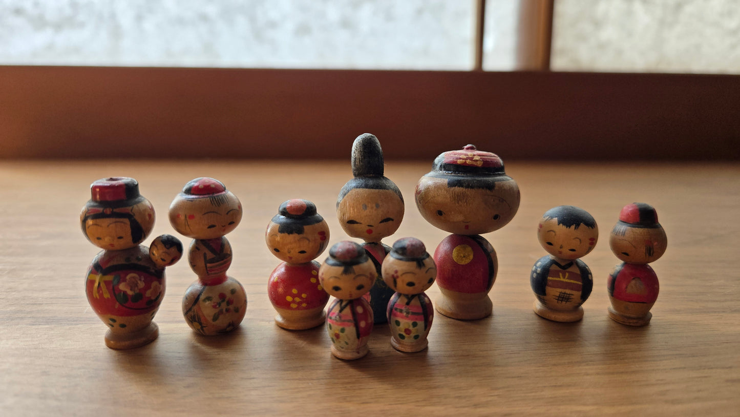 🪆 Lot de 9 hina-kokeshi miniatures — cour impériale Hinamatsuri — 3 à 5 cm