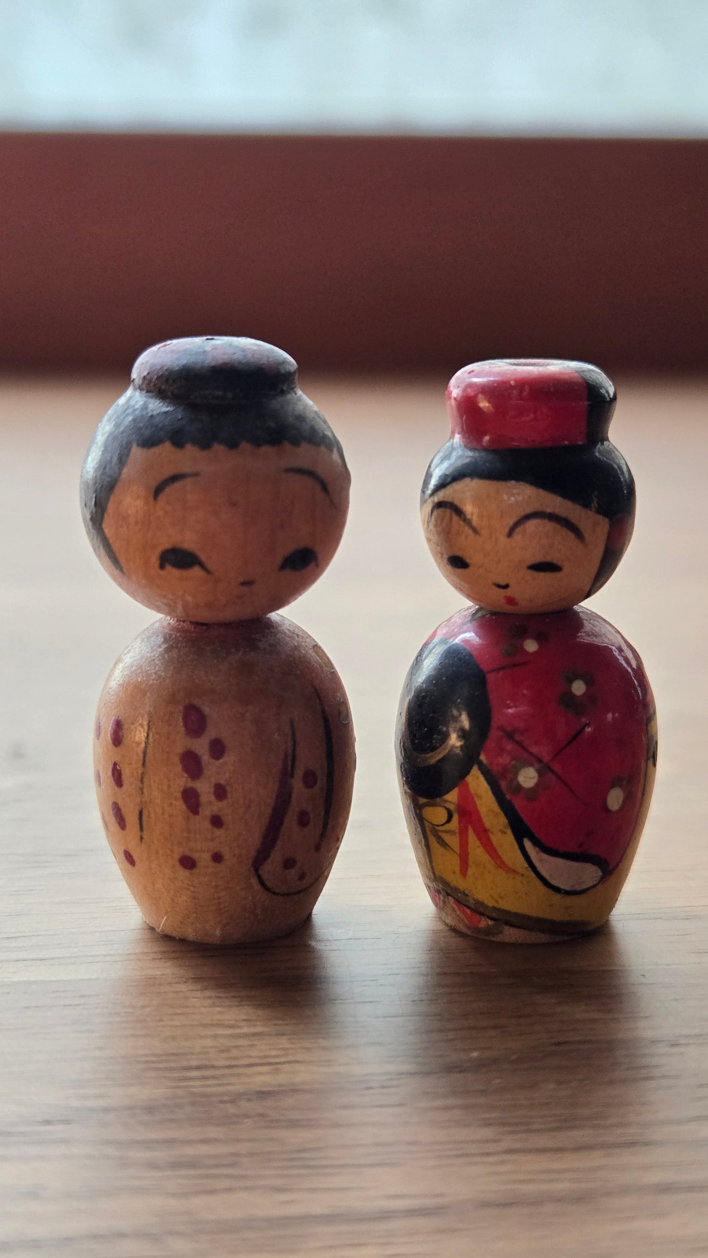 🪆 Petite kokeshi ronde — style souvenir traditionnel