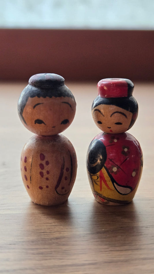 🪆 Petite kokeshi ronde — style souvenir traditionnel
