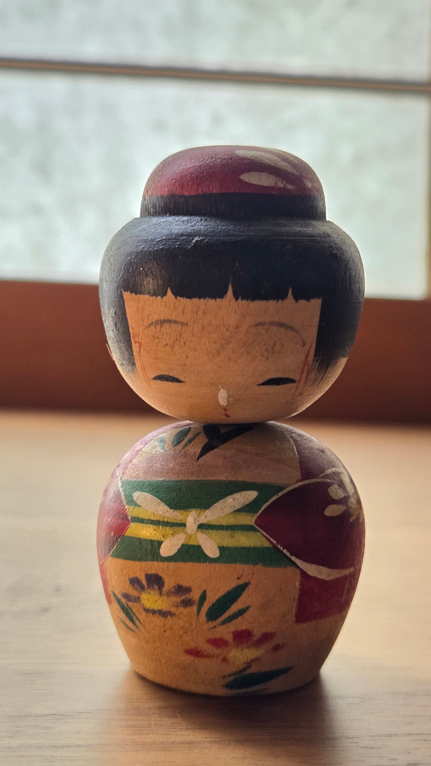🪆 Petite kokeshi ronde — style souvenir traditionnel
