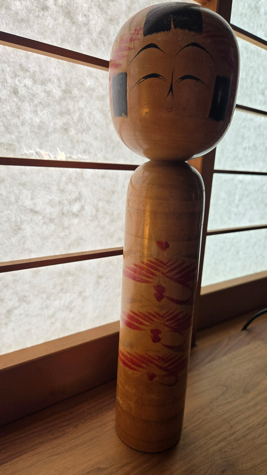 🌾 Kokeshi traditionnel du système Tōgatta, sous-type d'Akiu (秋保系) — signé 円夫