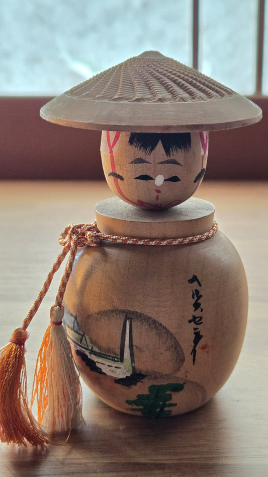 ⛵ Kokeshi ancienne, personnage au chapeau de bois, 11 cm