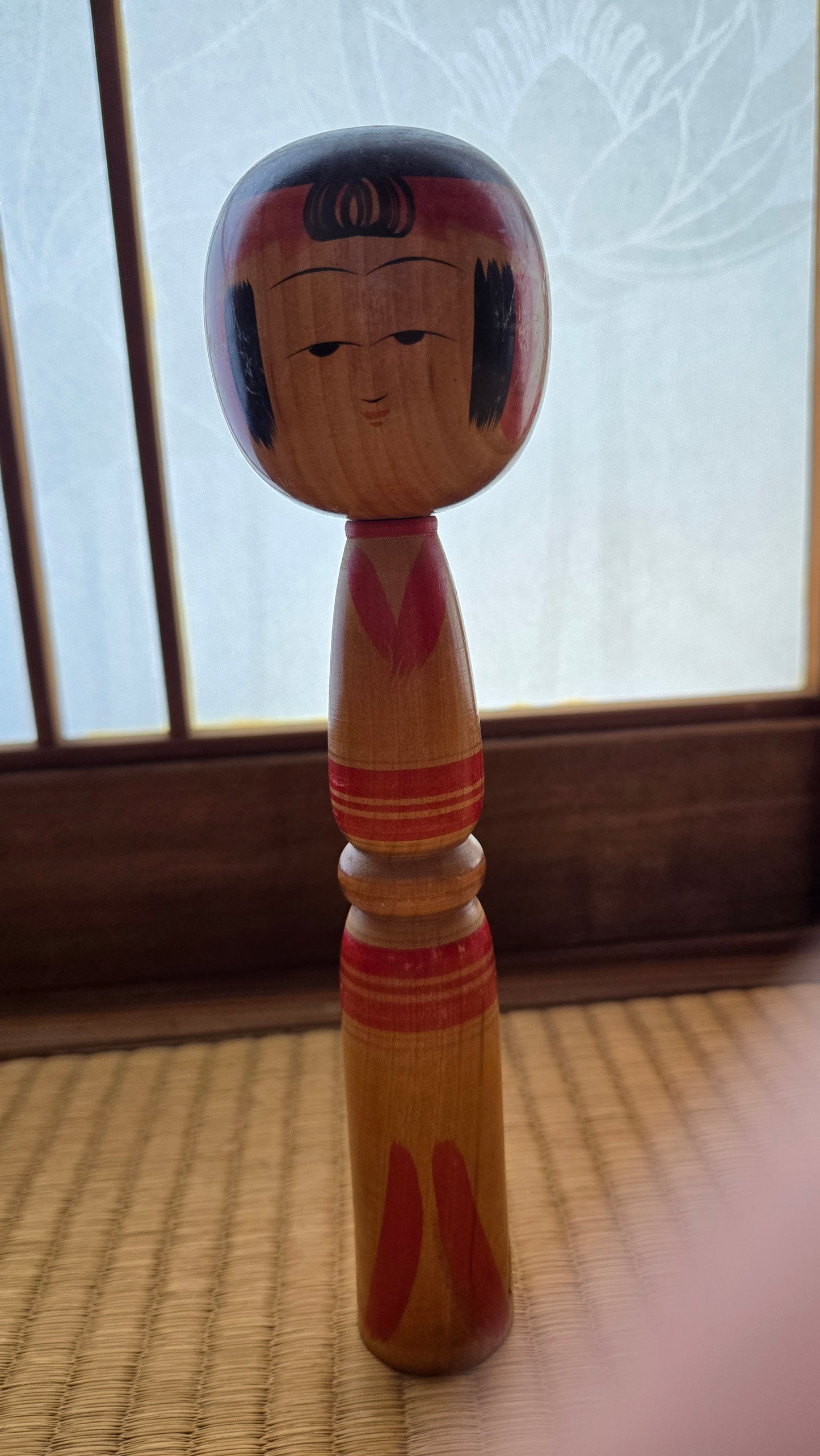 🎎 Kokeshi traditionnelle – style Tsuchiyu, motif ろくろ – 20 cm