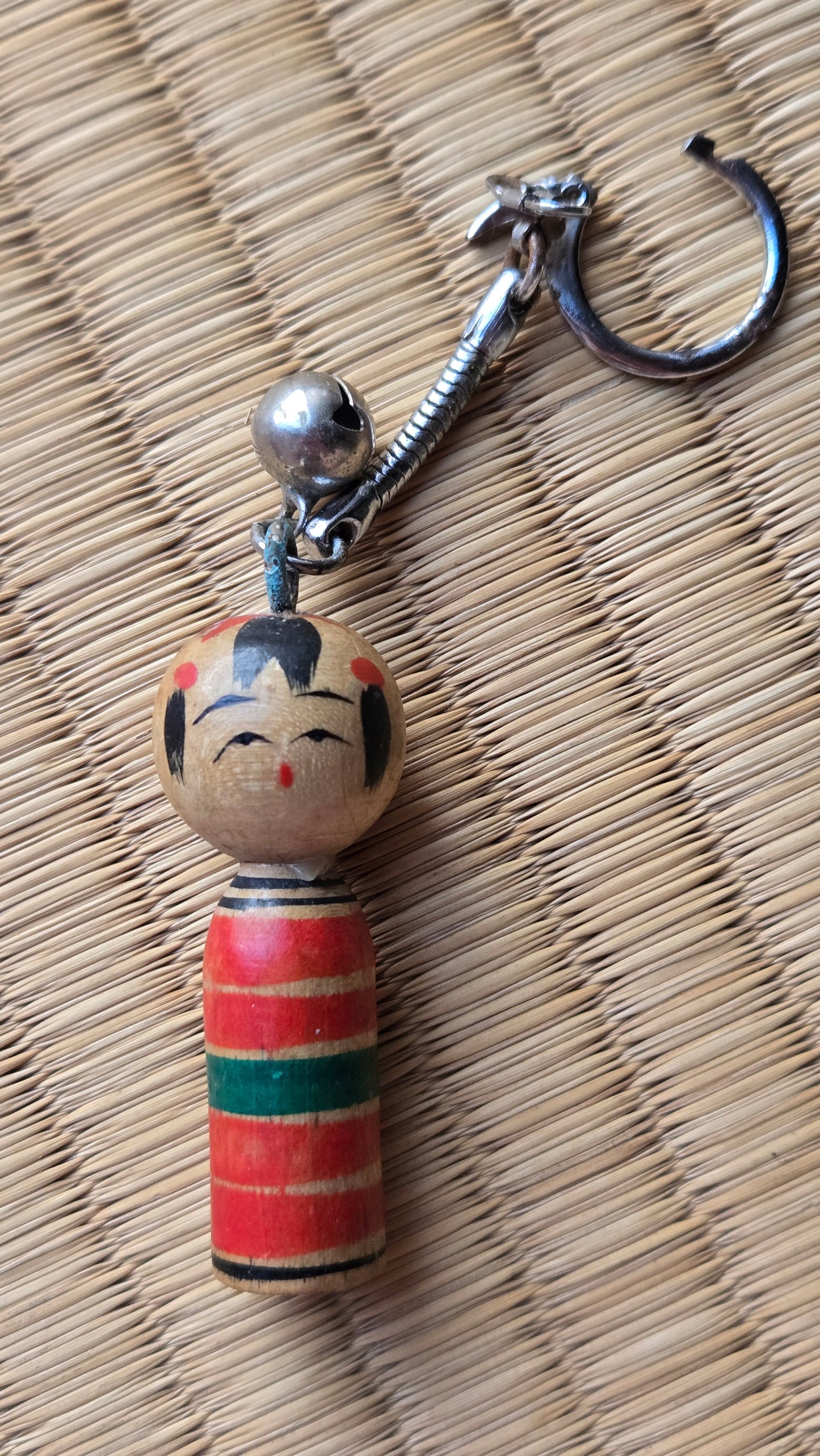 🔑 Porte-clés kokeshi miniature, souvenir d'Ōwani (Aomori) — vintage