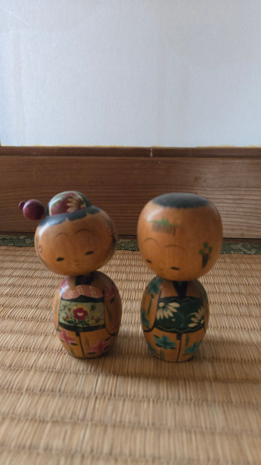 🪆 Duo de kokeshi sōsaku, coiffures traditionnelles