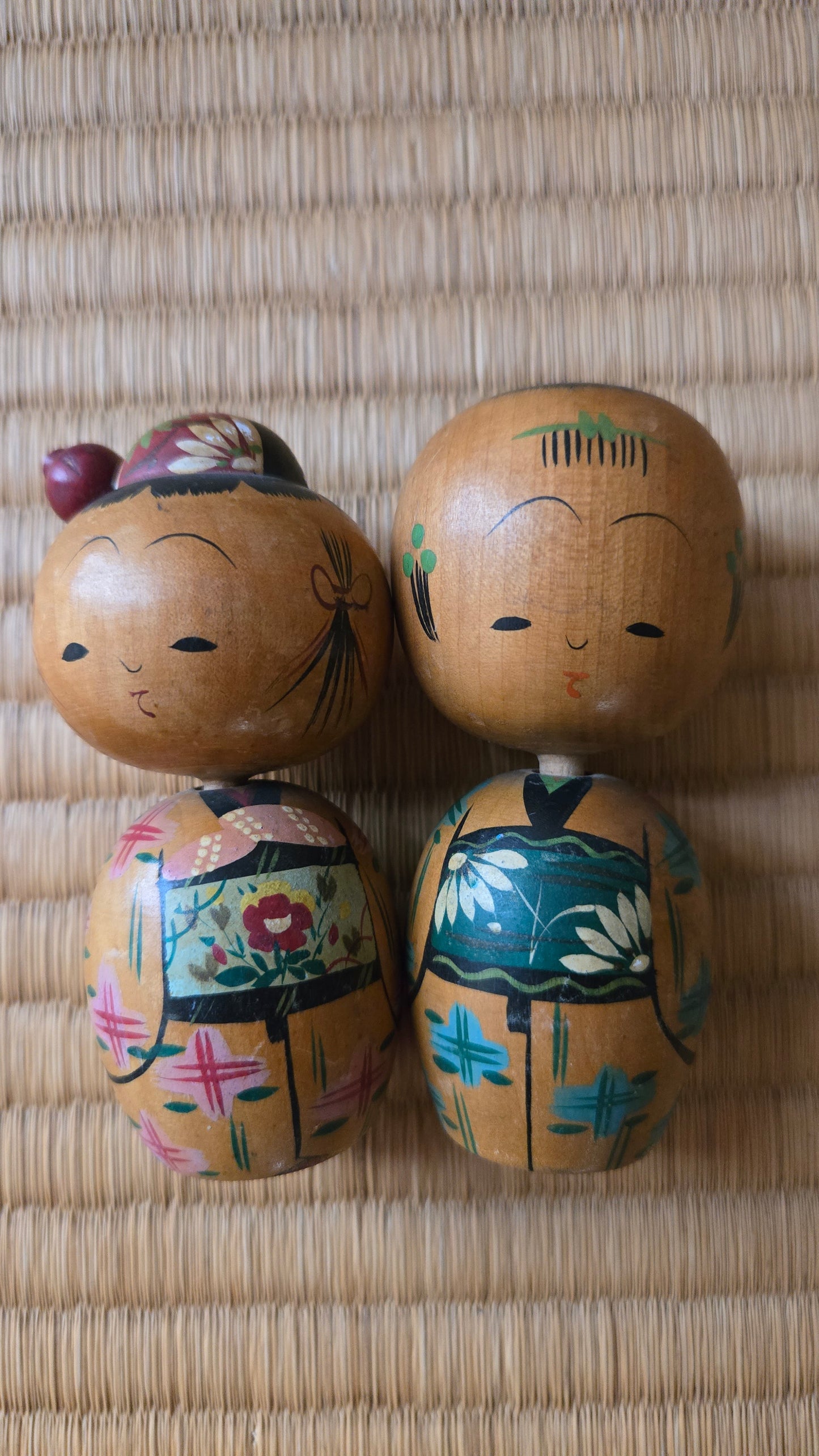 🪆 Duo de kokeshi sōsaku, coiffures traditionnelles