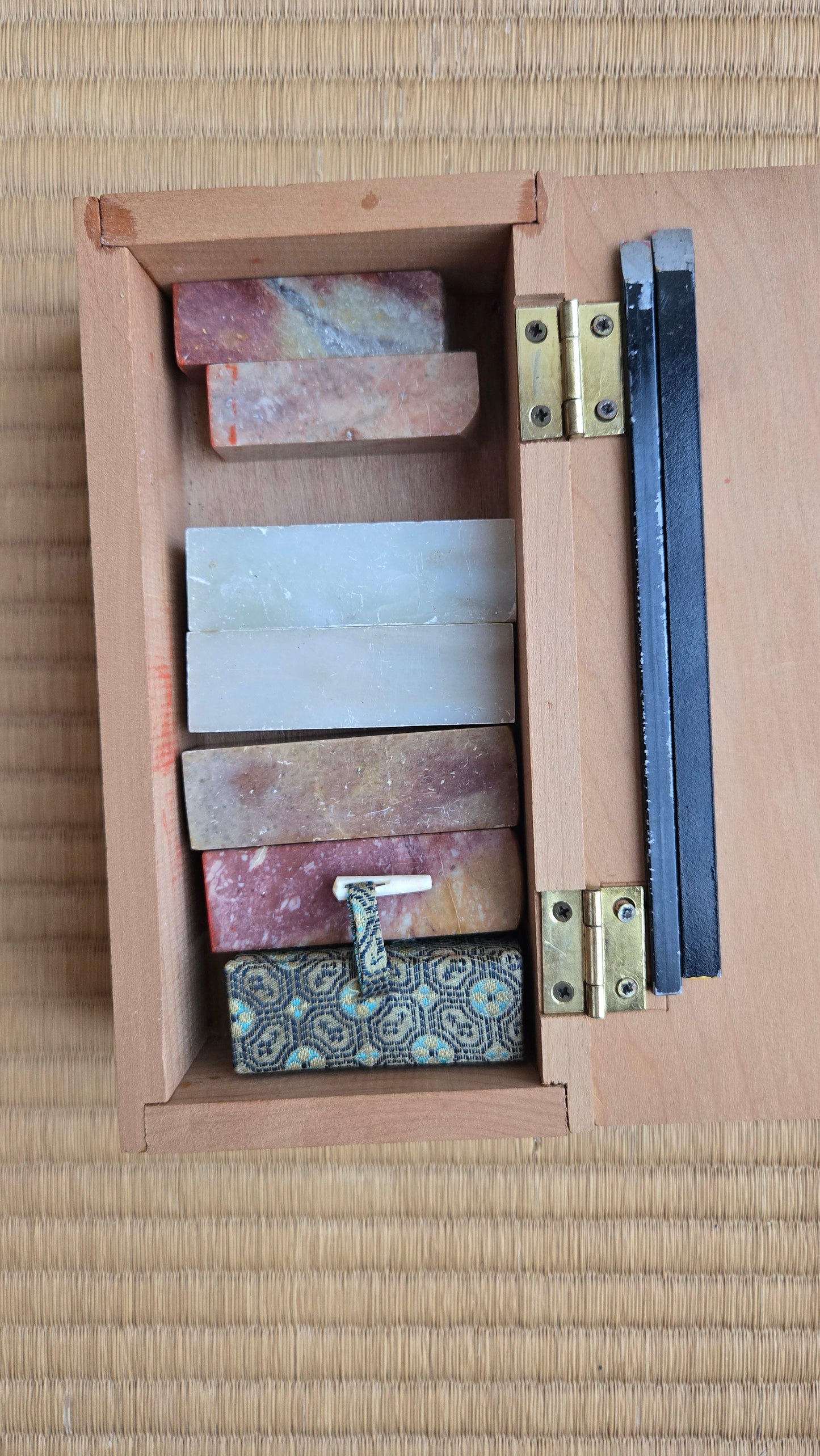 🖋️ Coffret de tampons (hanko/inkan) — pierres à graver et outil de gravure