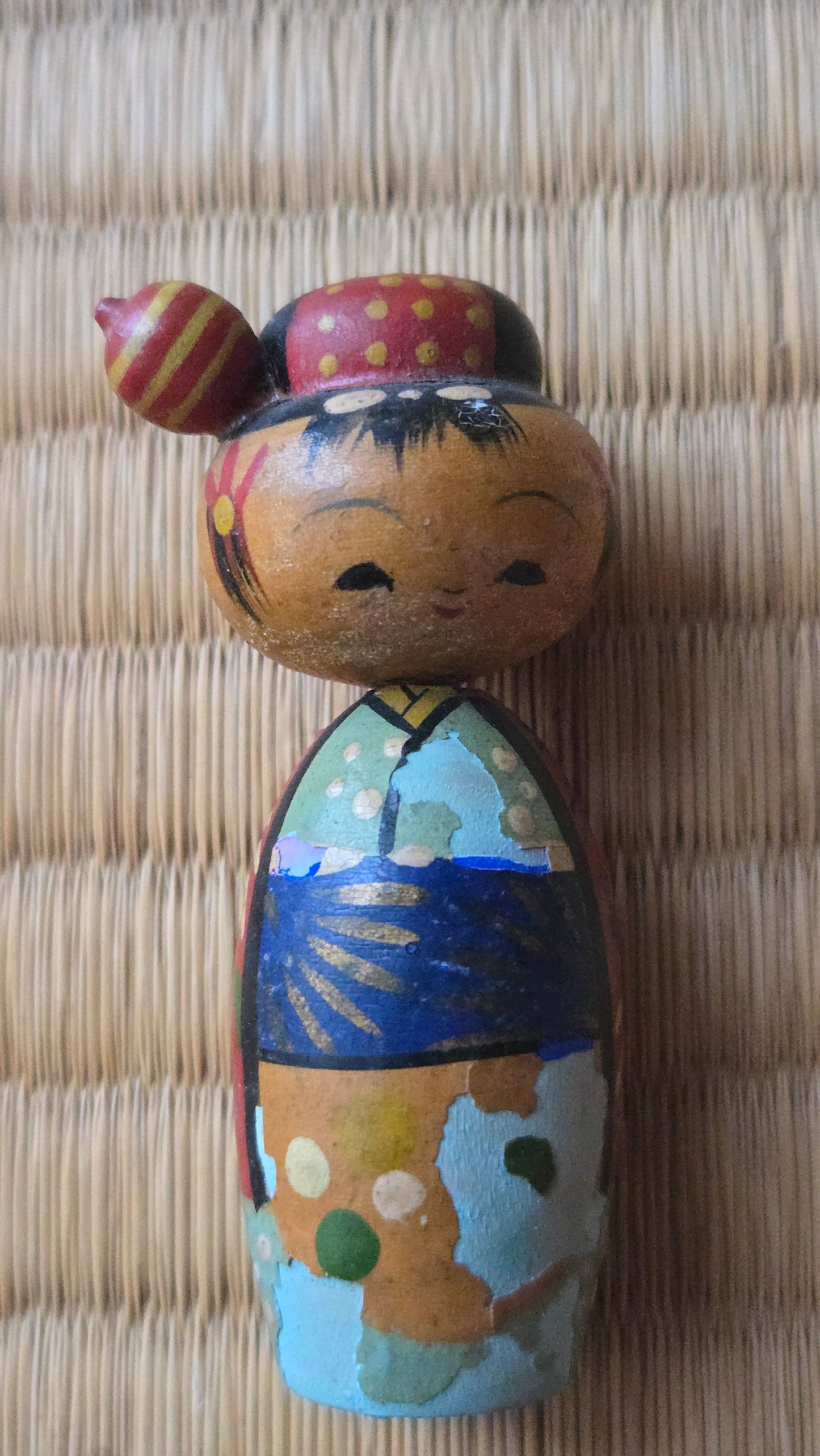 🎎 Kokeshi ancienne miniature — kimono aux motifs marins