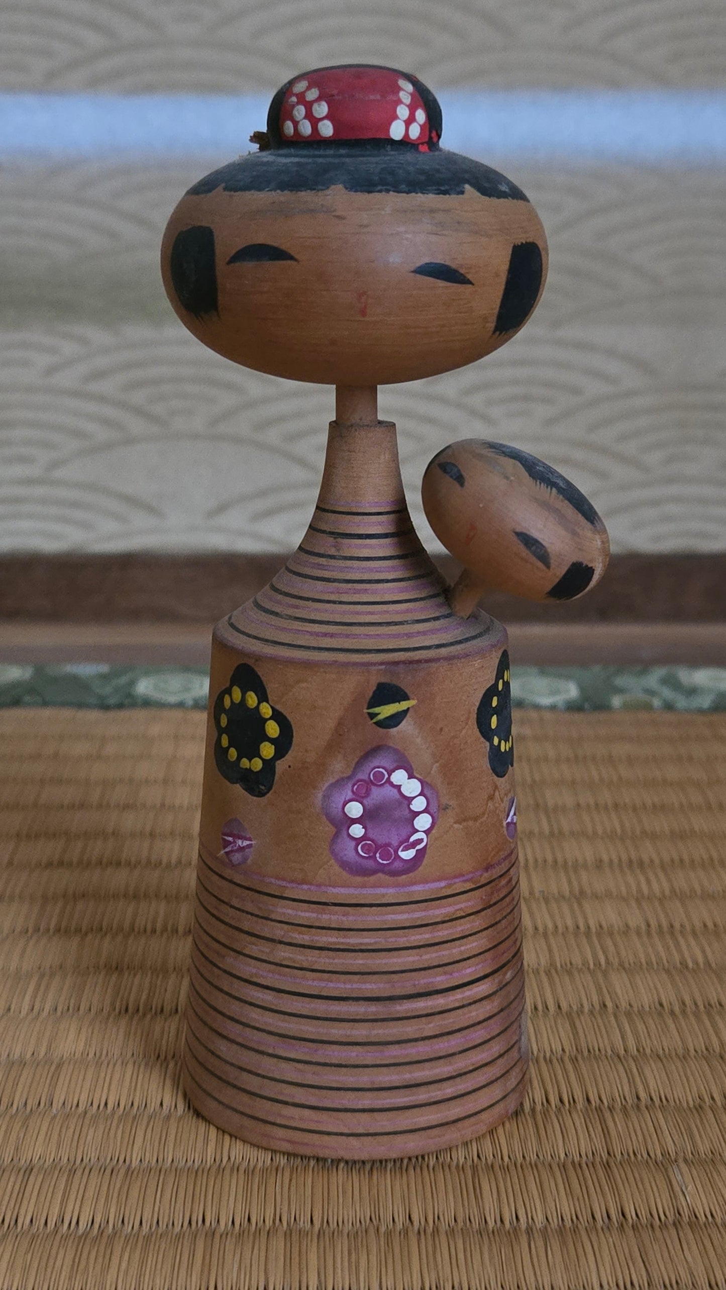 🎎 Kokeshi vintage style Nambu, avec figurine d'enfant rapportée (« komori kokeshi »)