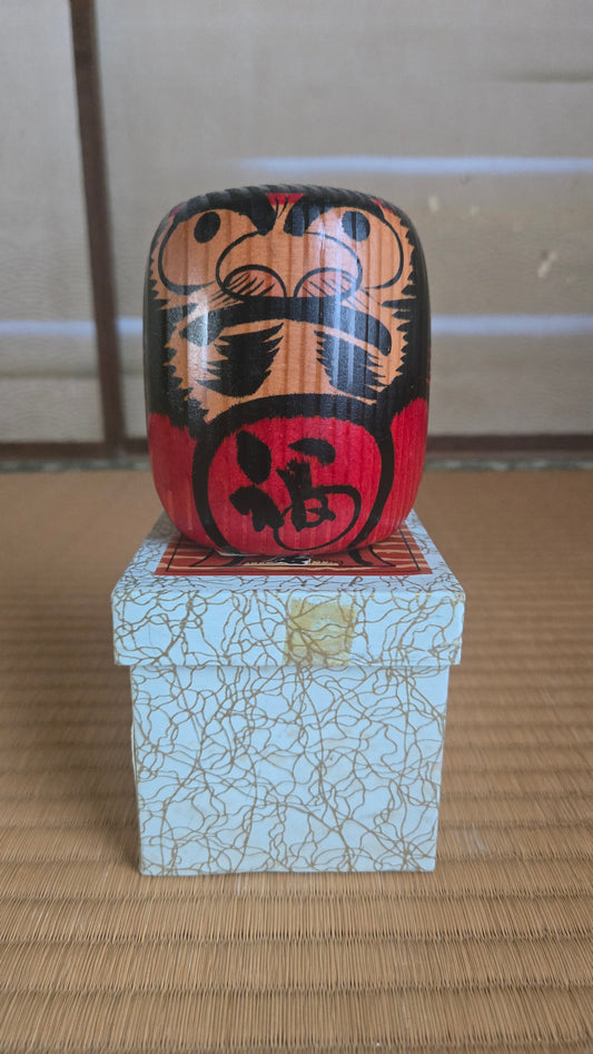 🎎 Daruma en bois flotté (Ryūboku Daruma) — Pièce artisanale japonaise