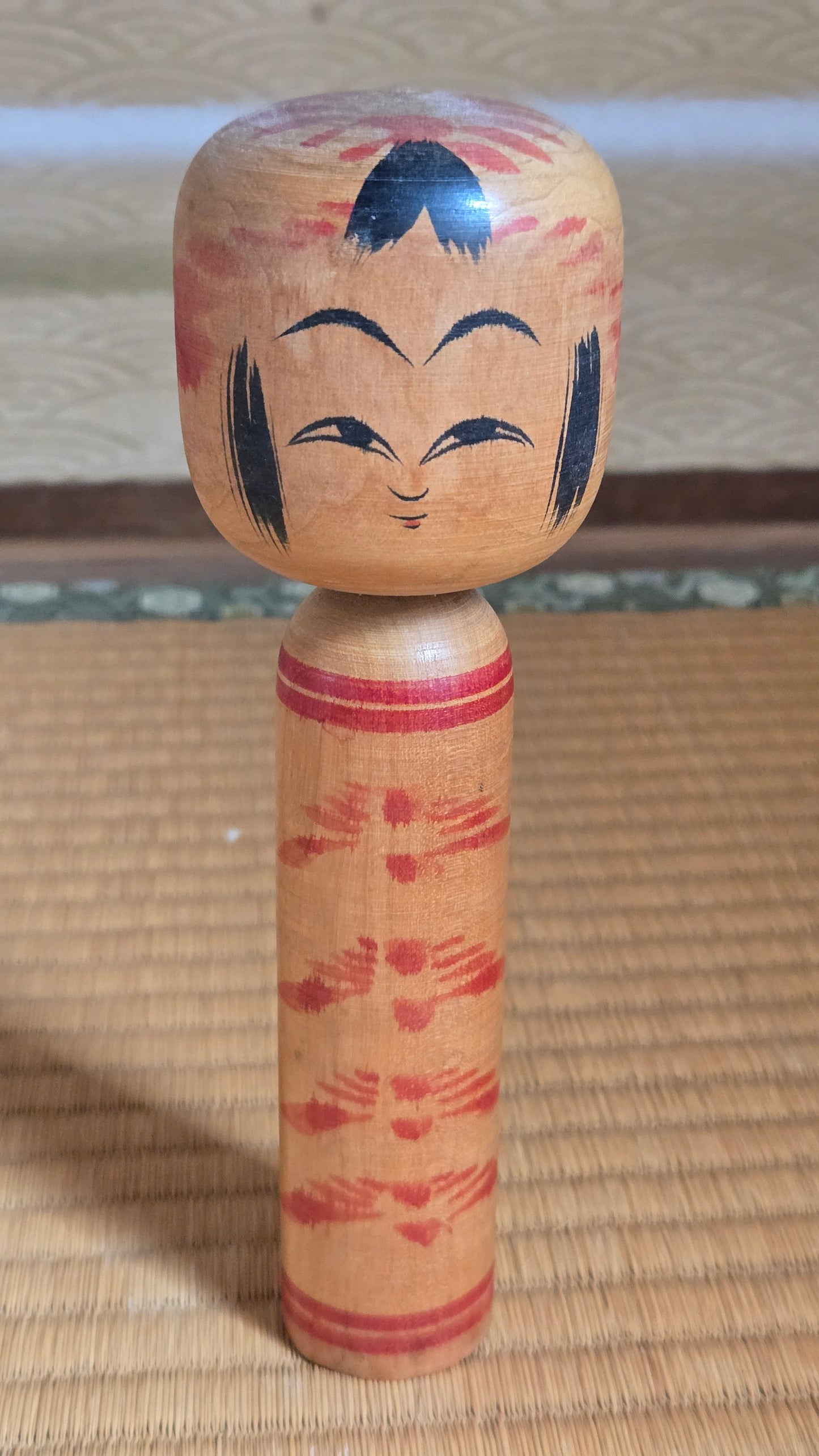 🎎 Kokeshi traditionnelle signée, base calligraphiée