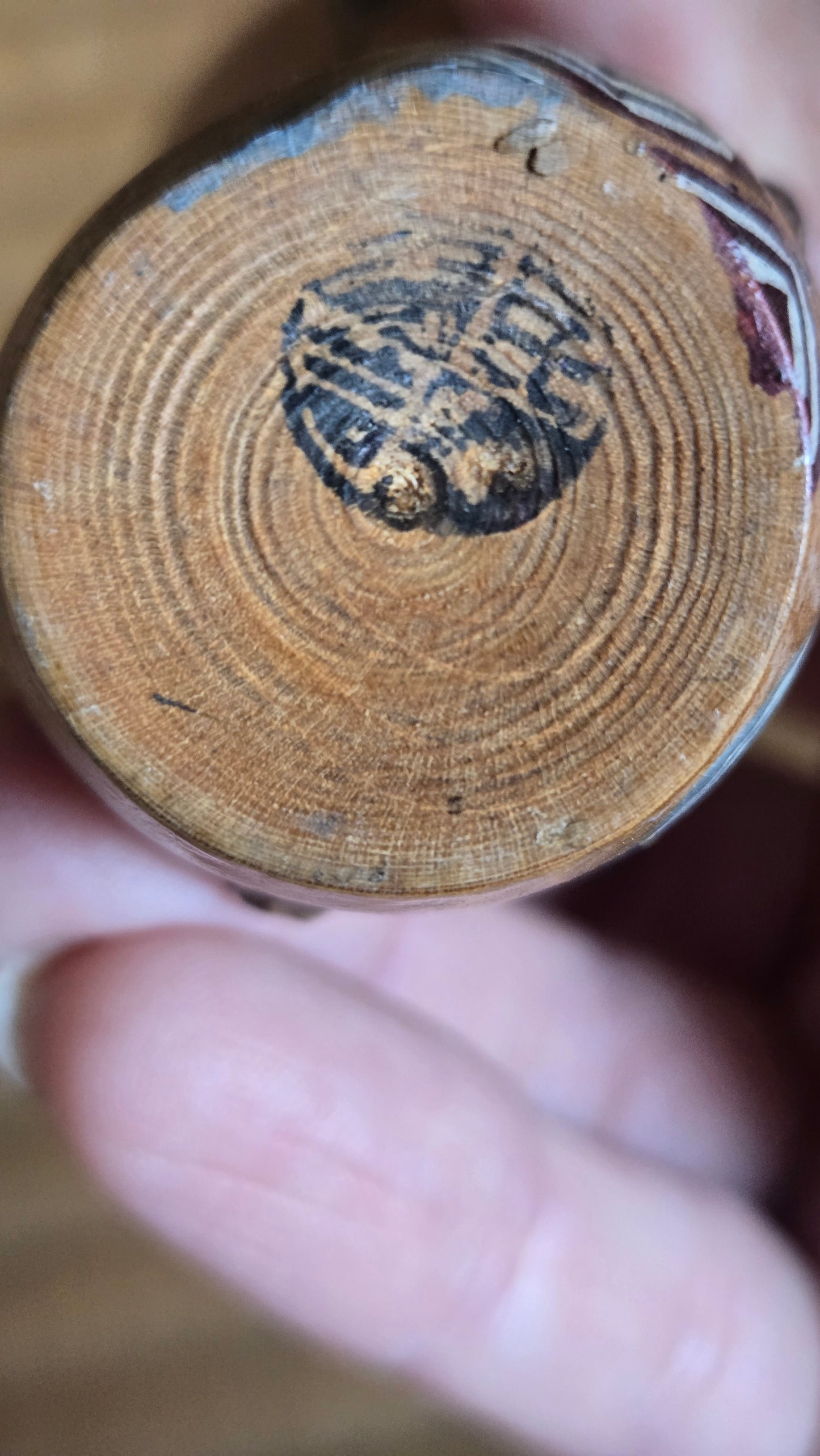 🎎 Kokeshi à tête ronde et corps en écorce naturelle