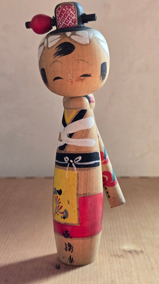 🎎 Kokeshi vintage avec ornement de coiffe – 13 cm