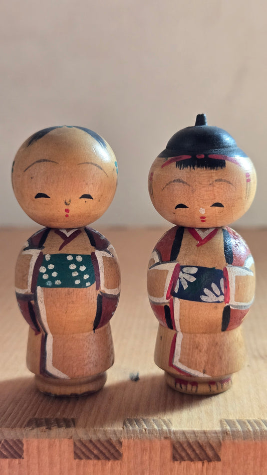 🎎 Duo de kokeshi vintage – 5,5 cm