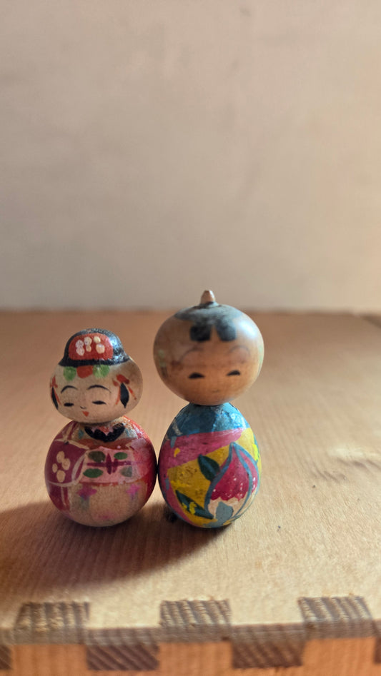 🎎 Duo de petites kokeshi vintage – 3 cm