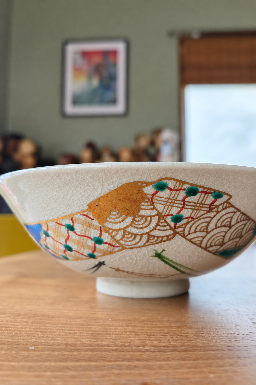 🎎 Bol à thé chawan en céramique – Éventails dorés aux vagues seigaiha, glaçure craquelée
