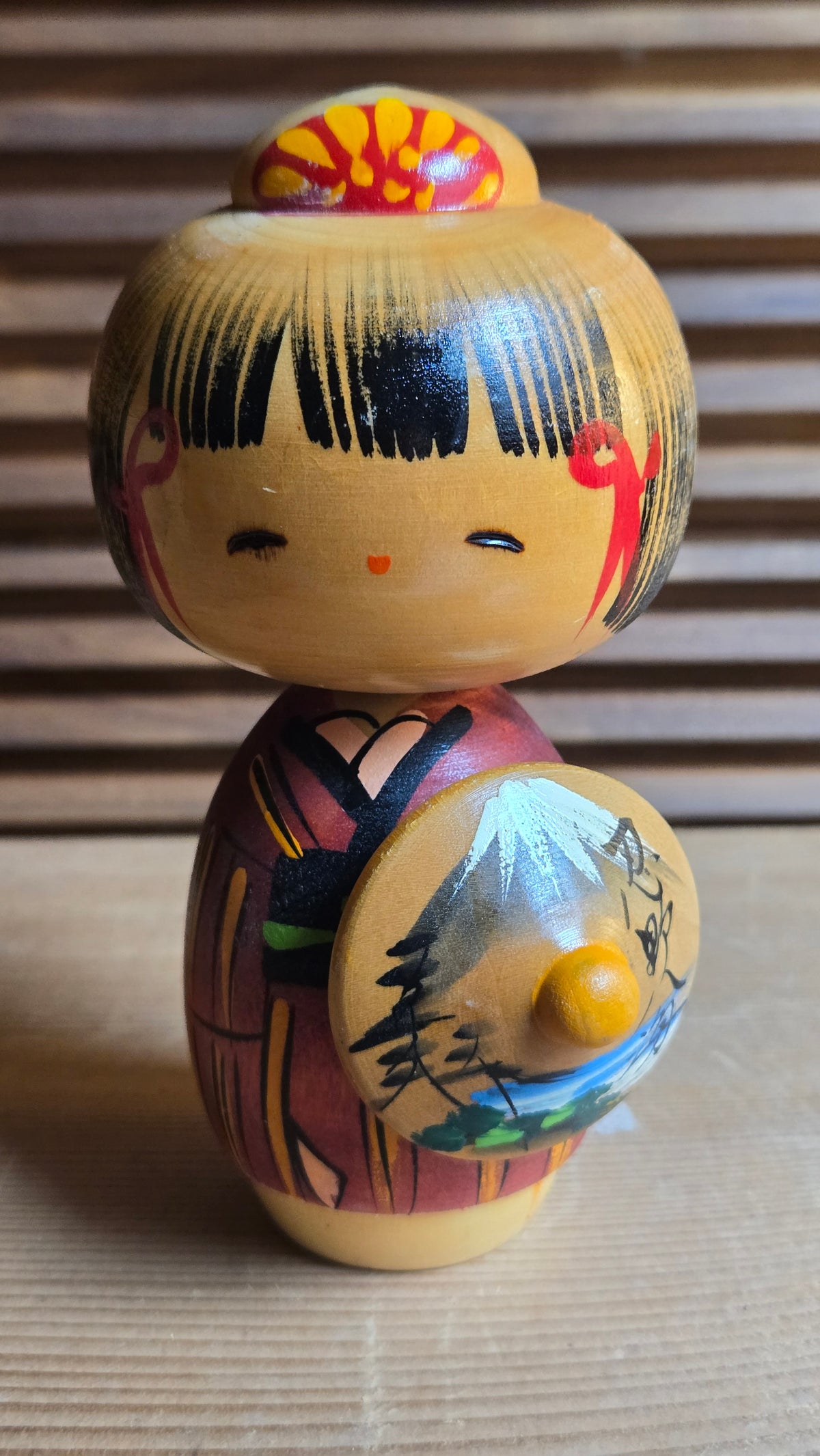 🎎 Kokeshi sōsaku peinte à la main – Mont Fuji et Oshino Hakkai, Yamanashi - 19 juillet 1992