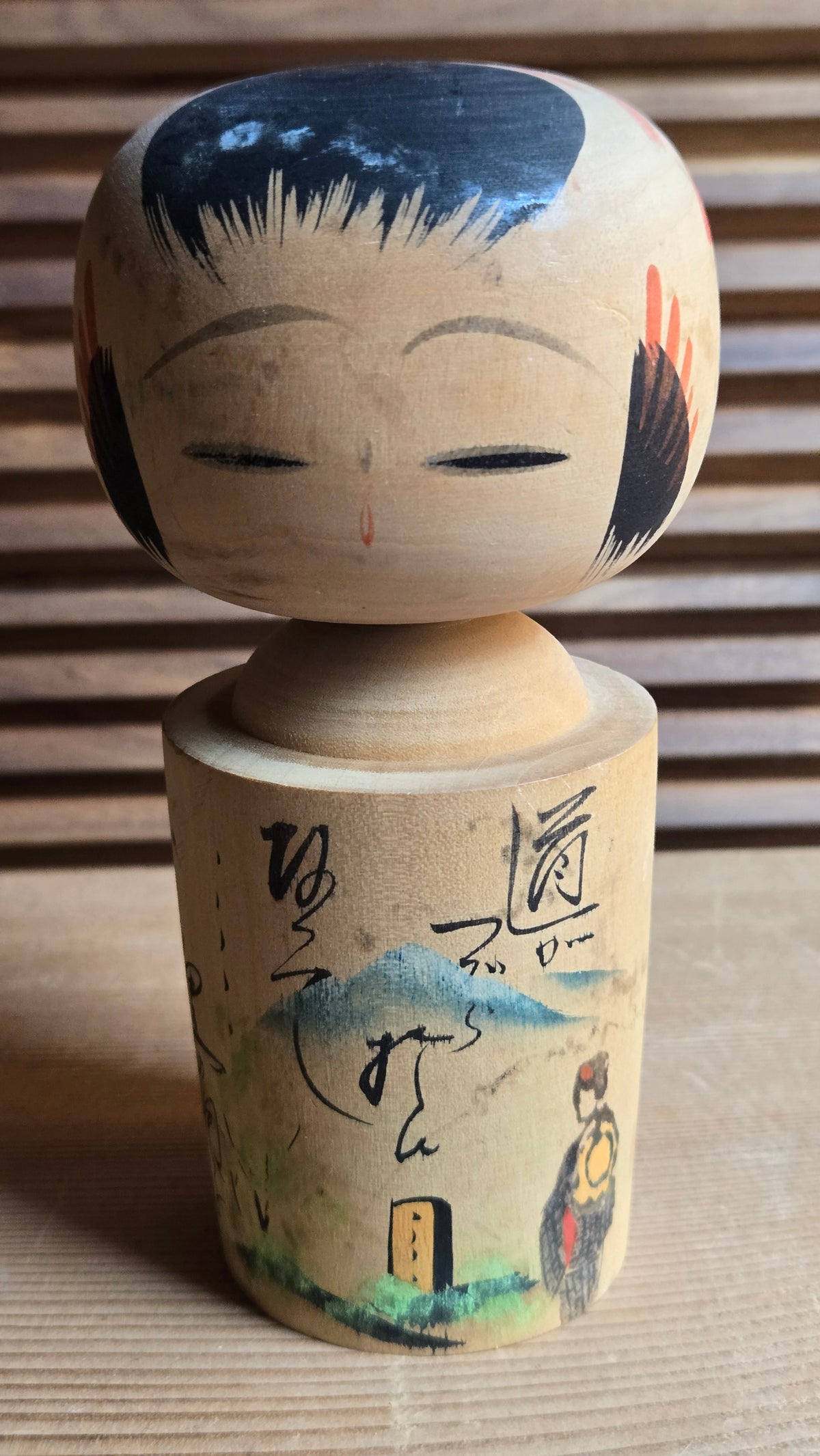 🎎 Kokeshi sōsaku peinte à la main – paysage de montagne et femme en kimono, calligraphie