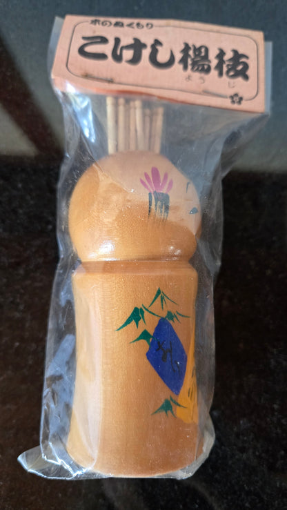 🎎 Kokeshi porte-cure-dents vintage – paysage de montagnes, cartouche bleu et orange